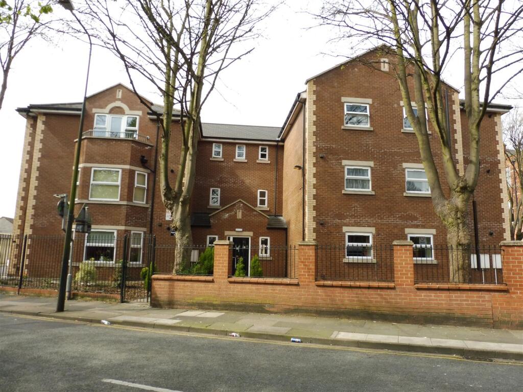 Main image of property: Heneage Road, Grimsby