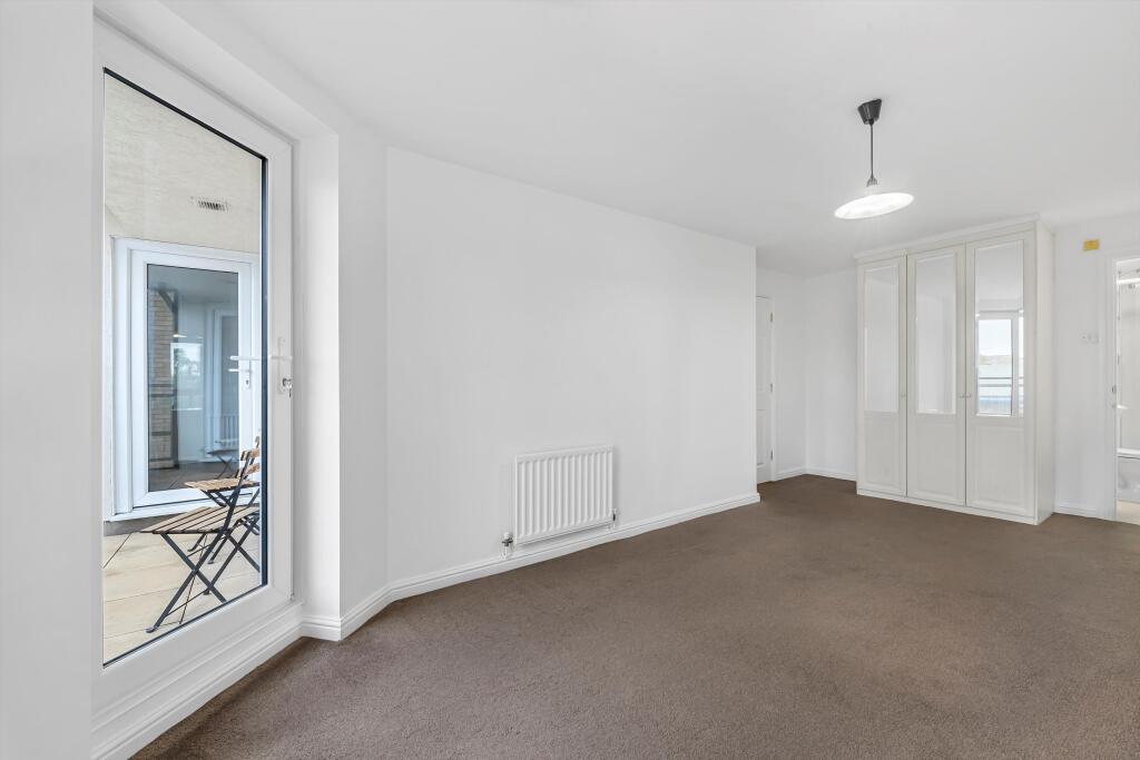 2-bed flat on Galleons View, Stewart Street, London, E14, £450,000