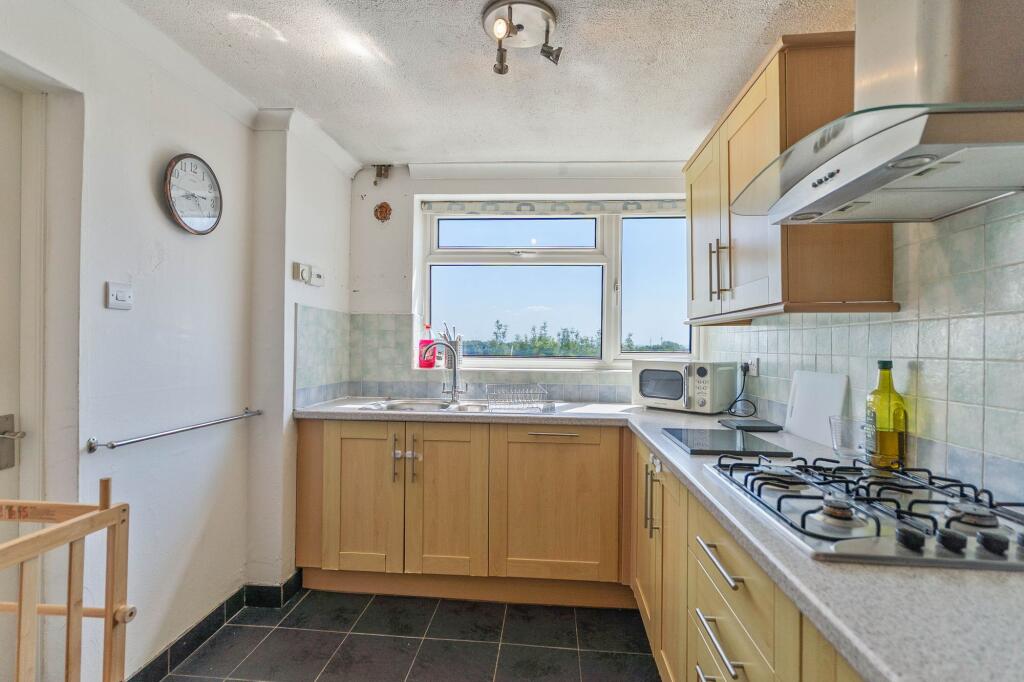 House in Newport - View 5