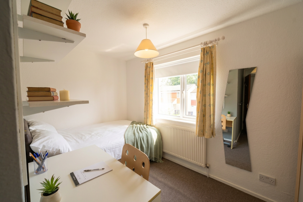 Additional image 7 of Leahurst Crescent - 5 bed, Harborne, West Midlands, B17