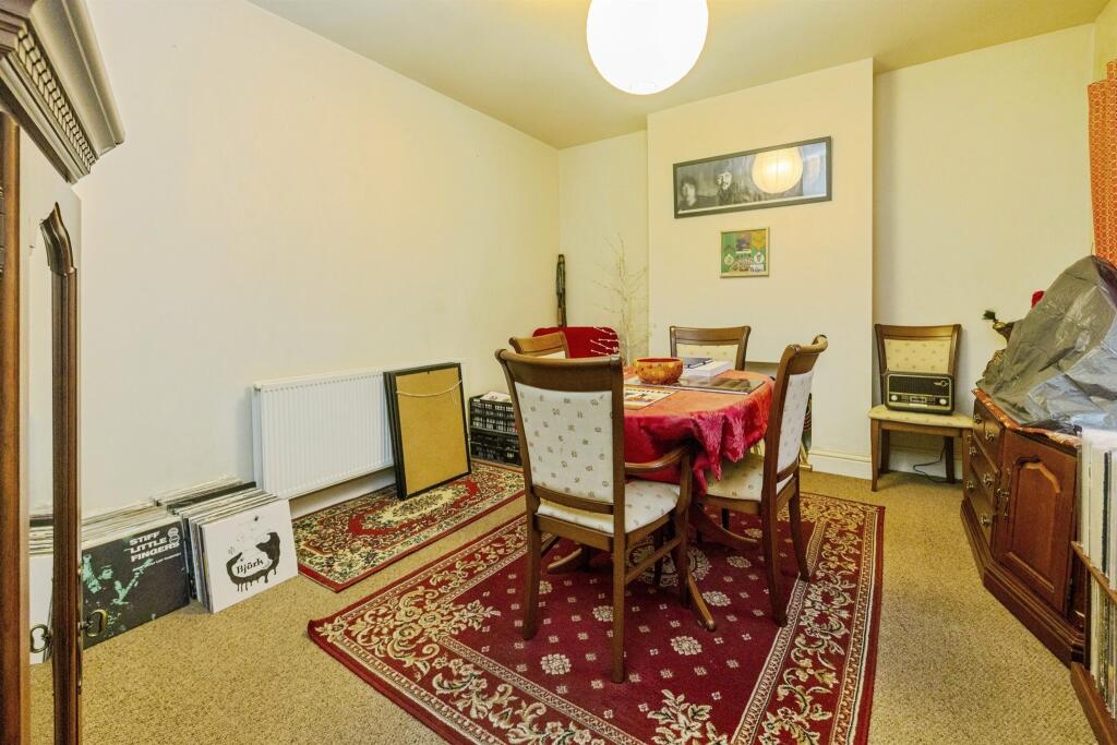 House in Lincoln, Whitton Park, Ermine West - View 5