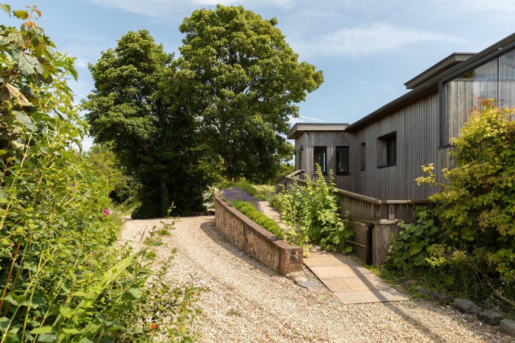 Tanglewood, St Margaret's at Cliffe, Kent photo 3