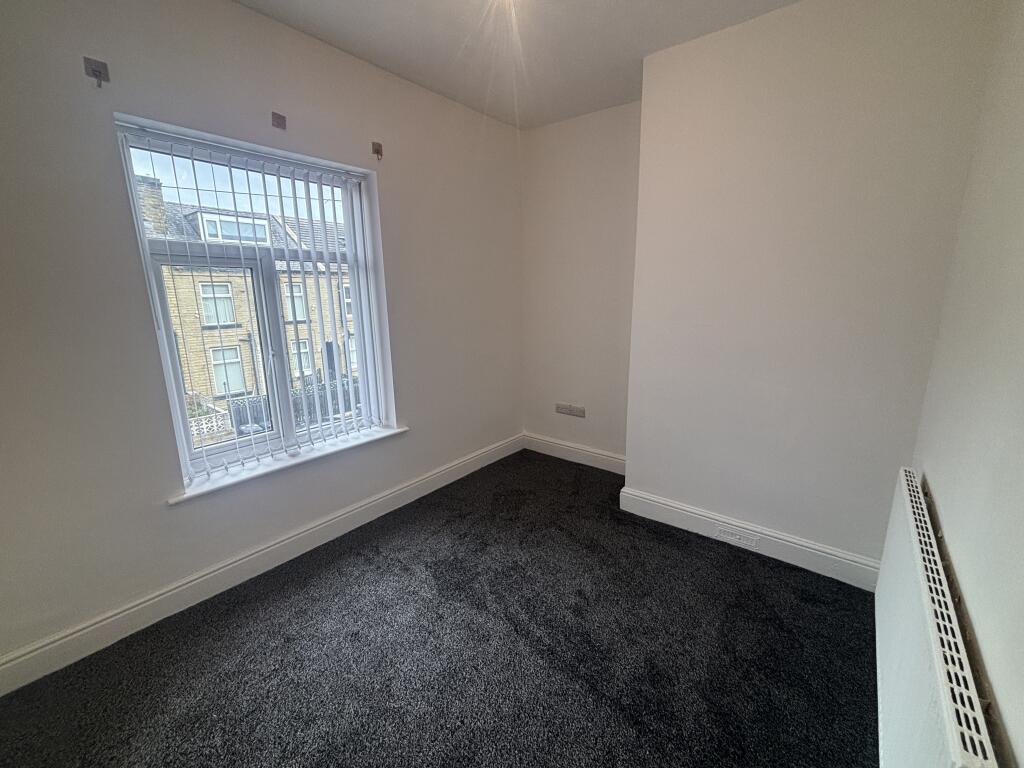 House in Huddersfield - View 5