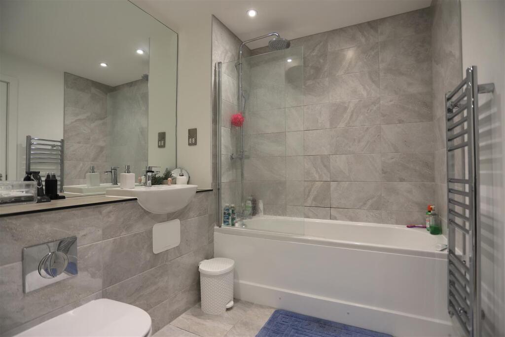 Apartment in Manchester, Ancoats - View 5