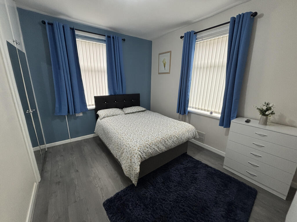 3 bedroom end of terrace house for rent