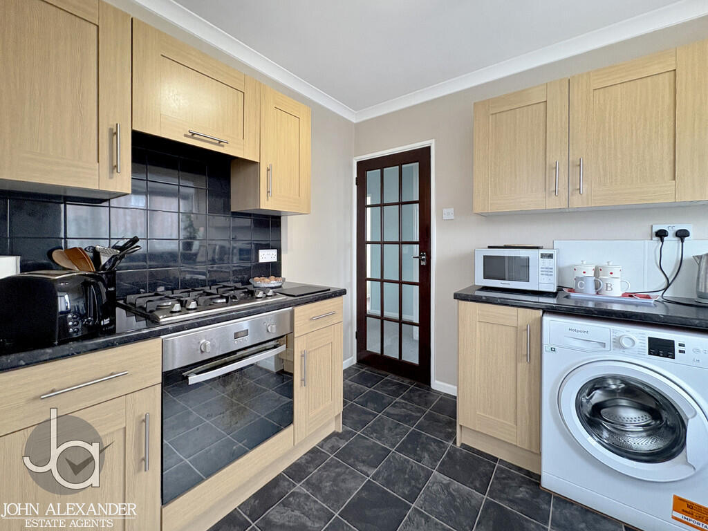 Beryl Road , Dovercourt  photo 4
