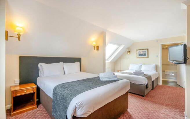 8685239-interior11.jpg