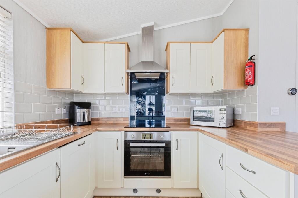 House in Stratford-on-Avon, Stratford-upon-Avon - View 4