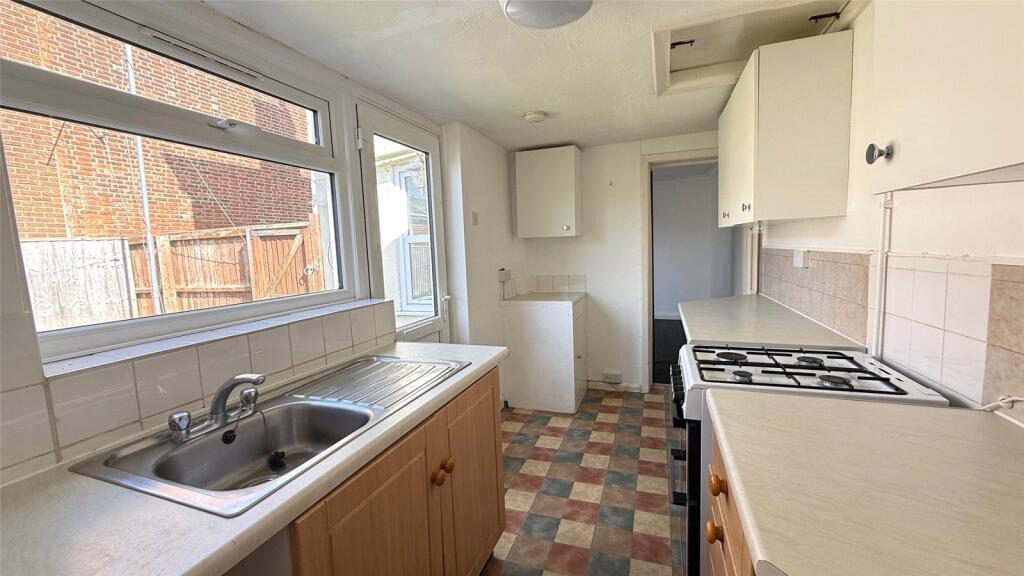Fairlee Road, Newport, Isle of Wight - View 5