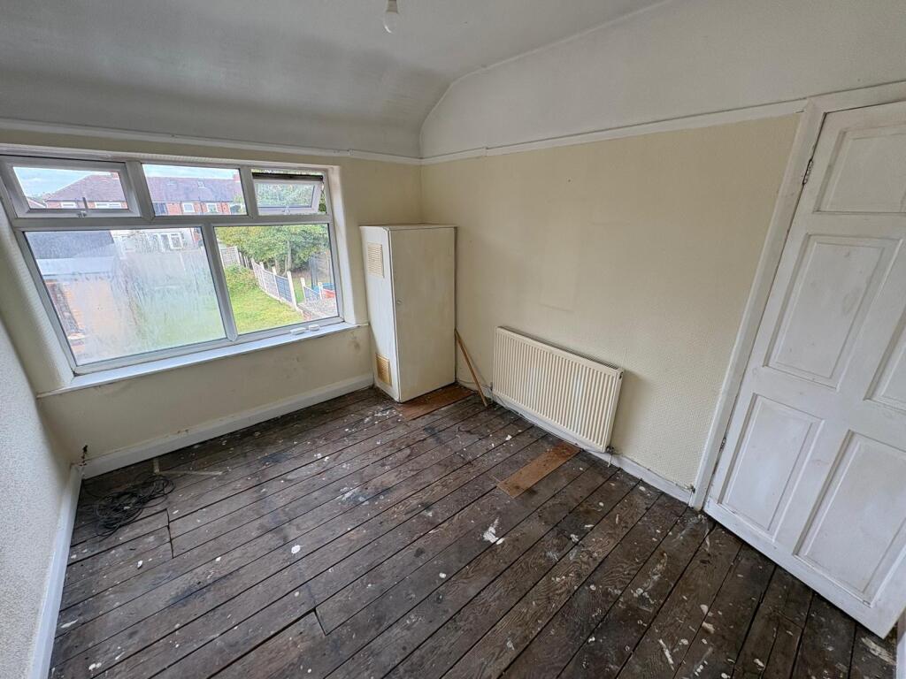 19, Arbor Grove, Droylsden photo 2