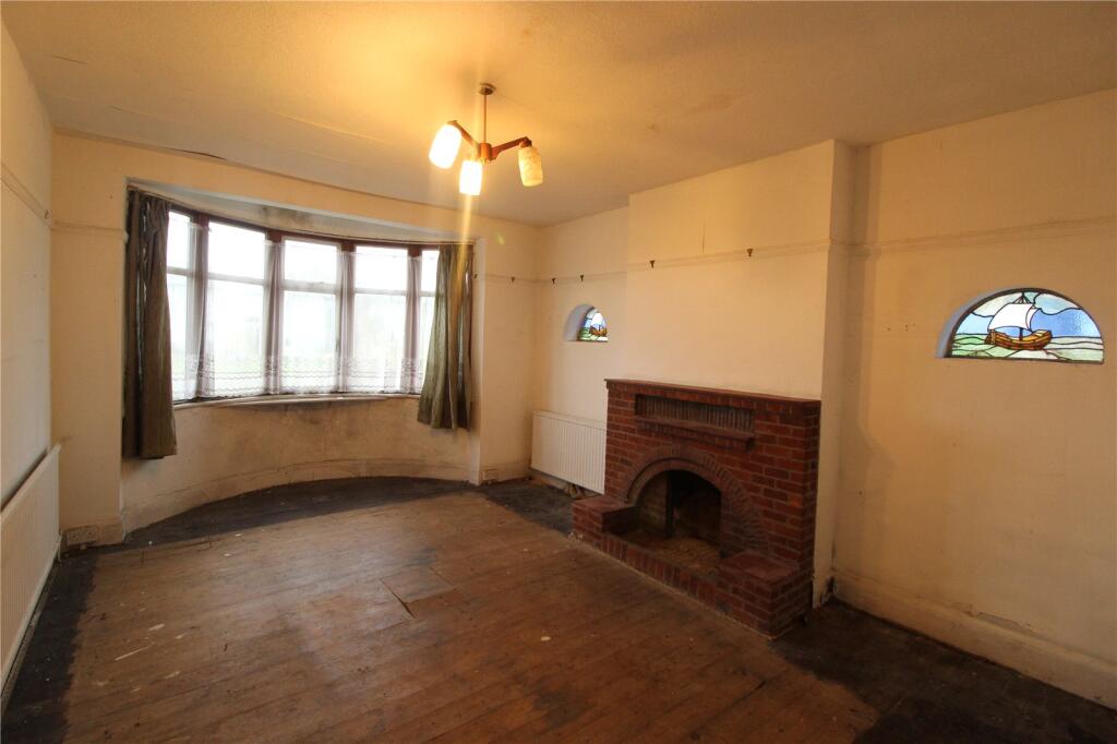 Blenheim Chase, Leigh-on-Sea, Essex, SS9 photo 2