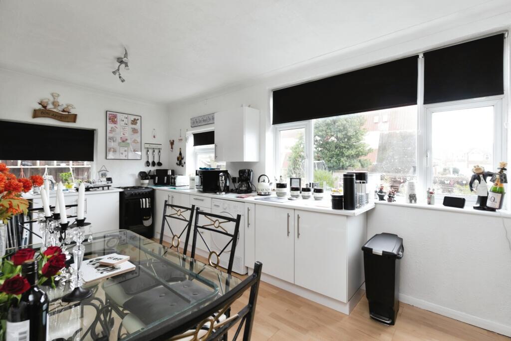Elphinstone Road, Hastings, East Sussex, TN34 photo 3