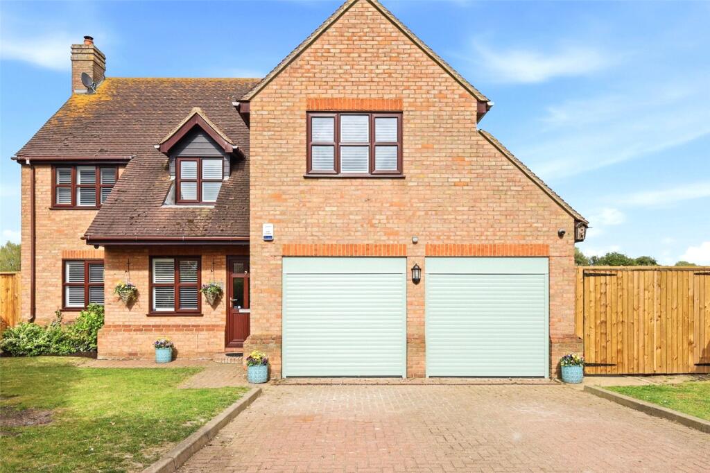 Main image of property: Home Farm Close, Great Wakering, Essex, SS3