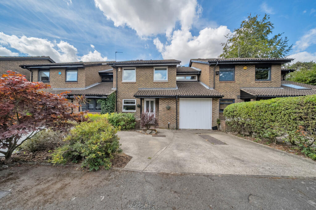 Main image of property: Cromlix Close, Chislehurst, BR7