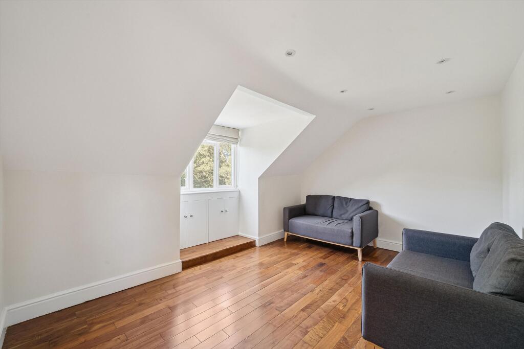 Apartment in London - More