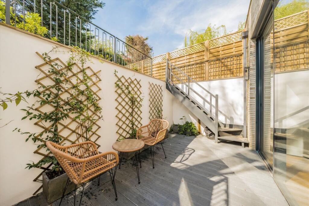 3 bedroom flat for rent