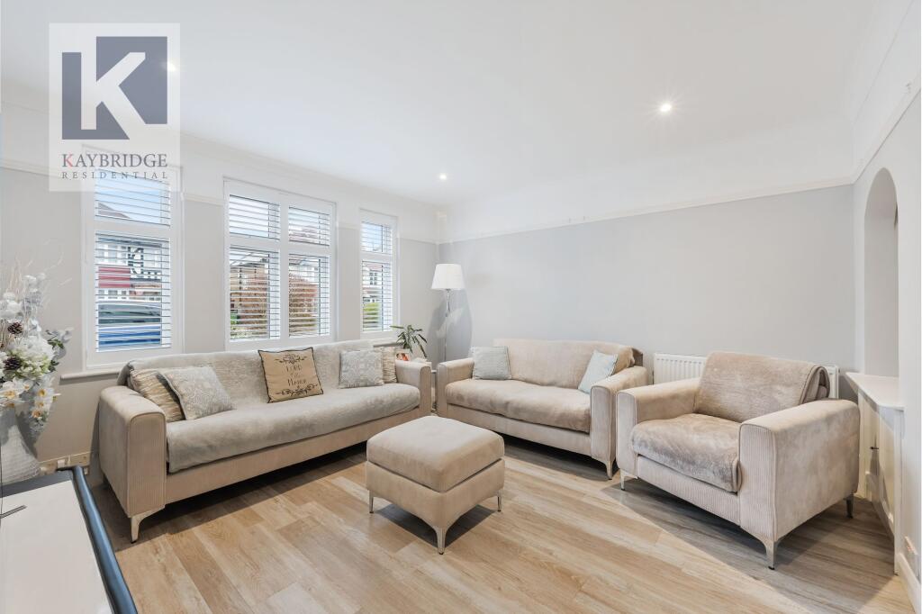 House in Epsom, Stoneleigh - View 2