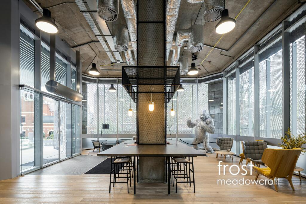 Lobby 180.jpg