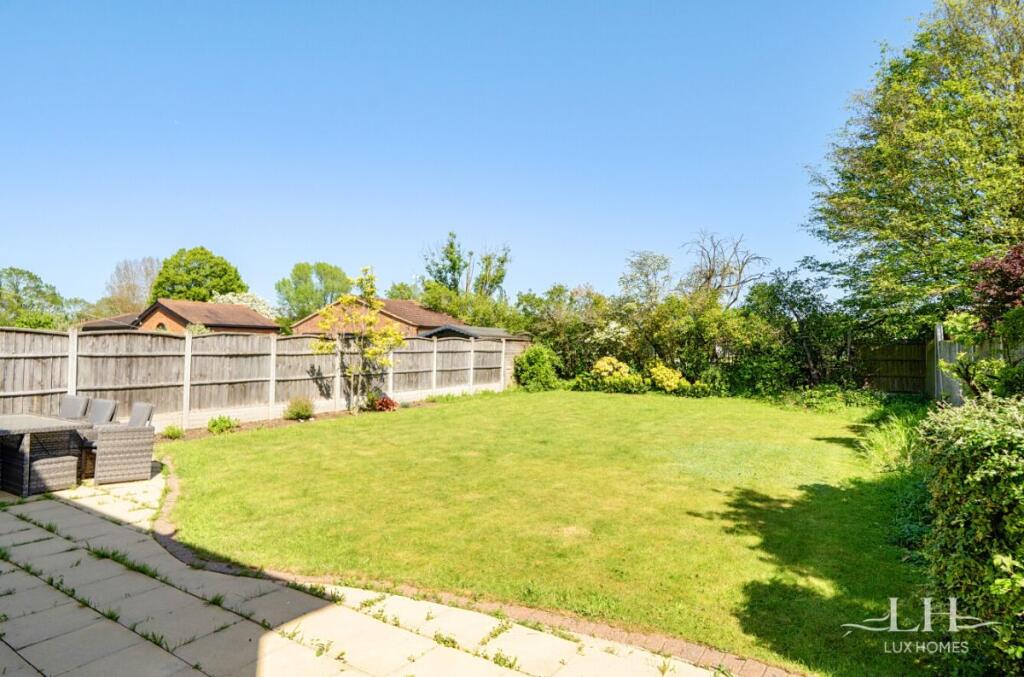 Main image of property: Links Avenue, Romford