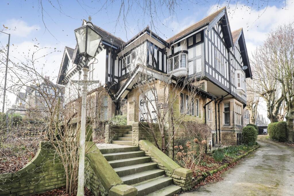 Main image of property: Springfield Avenue, Harrogate, HG1 2HR