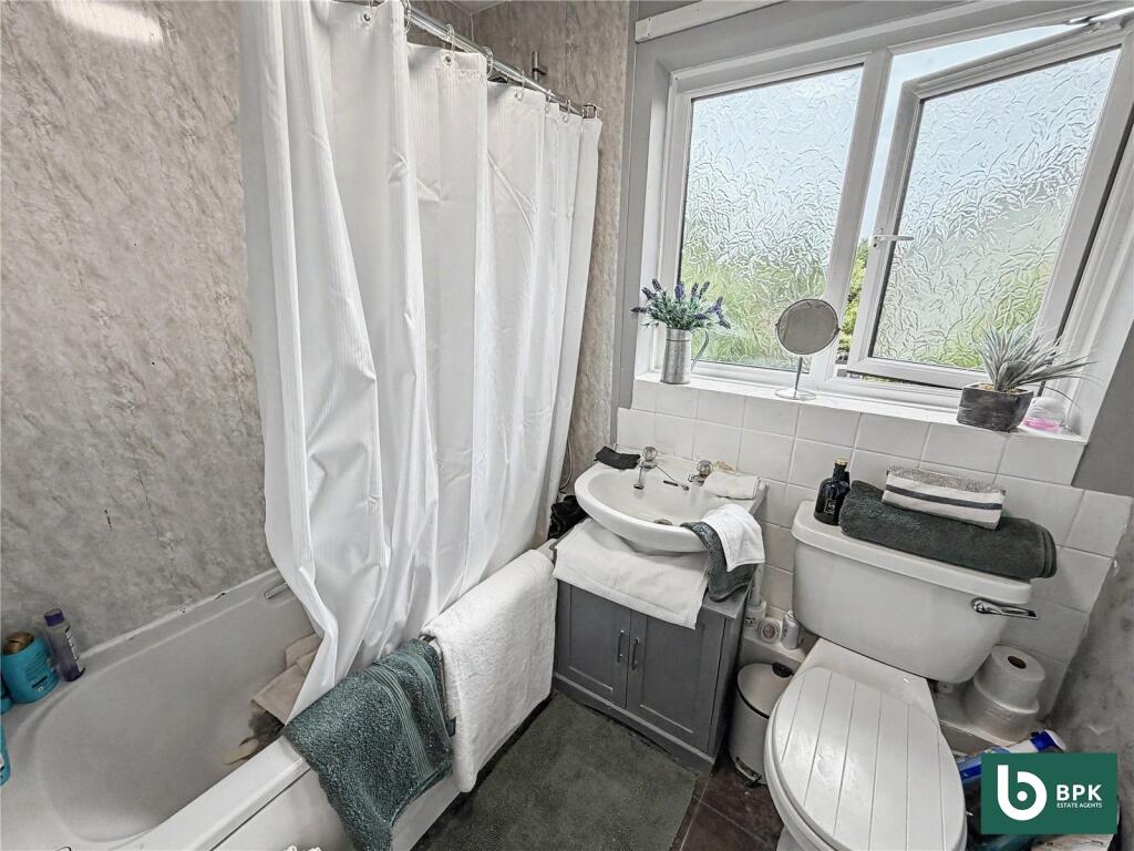 House in Carlisle, Holme Head, Denton Holme - More