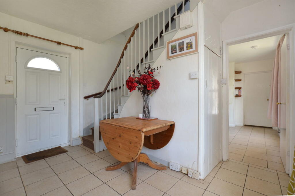 Farmhouse and Substantial Plot off New Road in Sutton Bridge photo 4