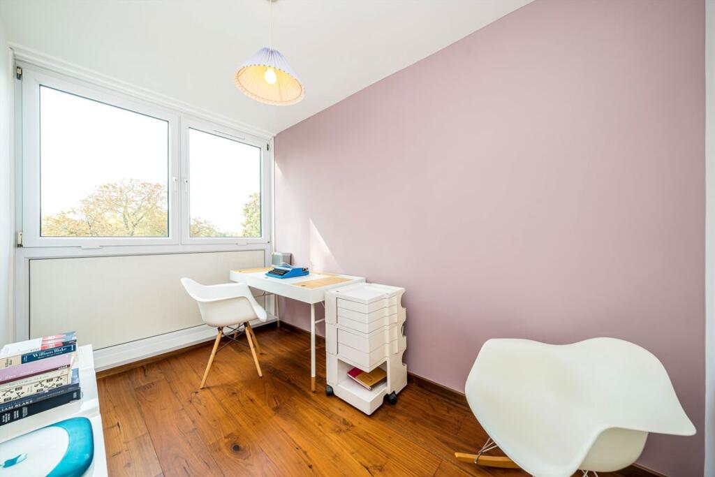 Apartment in London - More