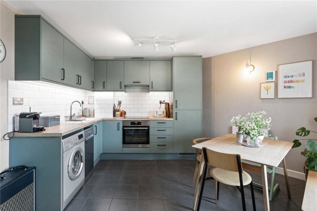 Apartment in London - View 3