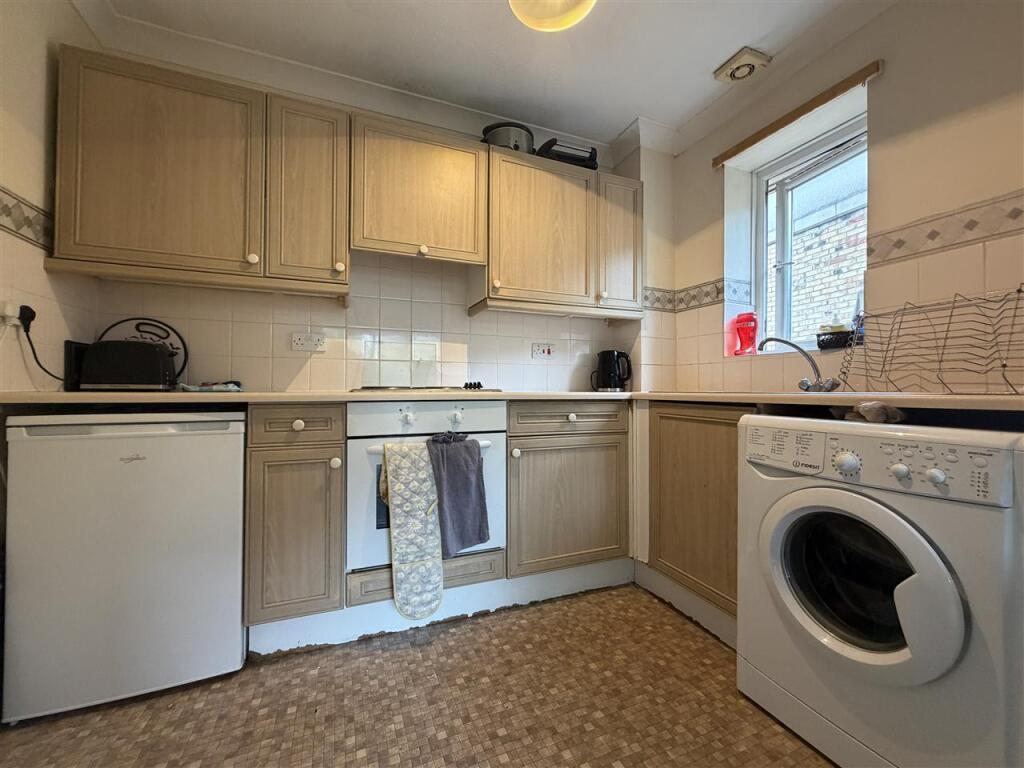 Apartment in Southampton - View 4