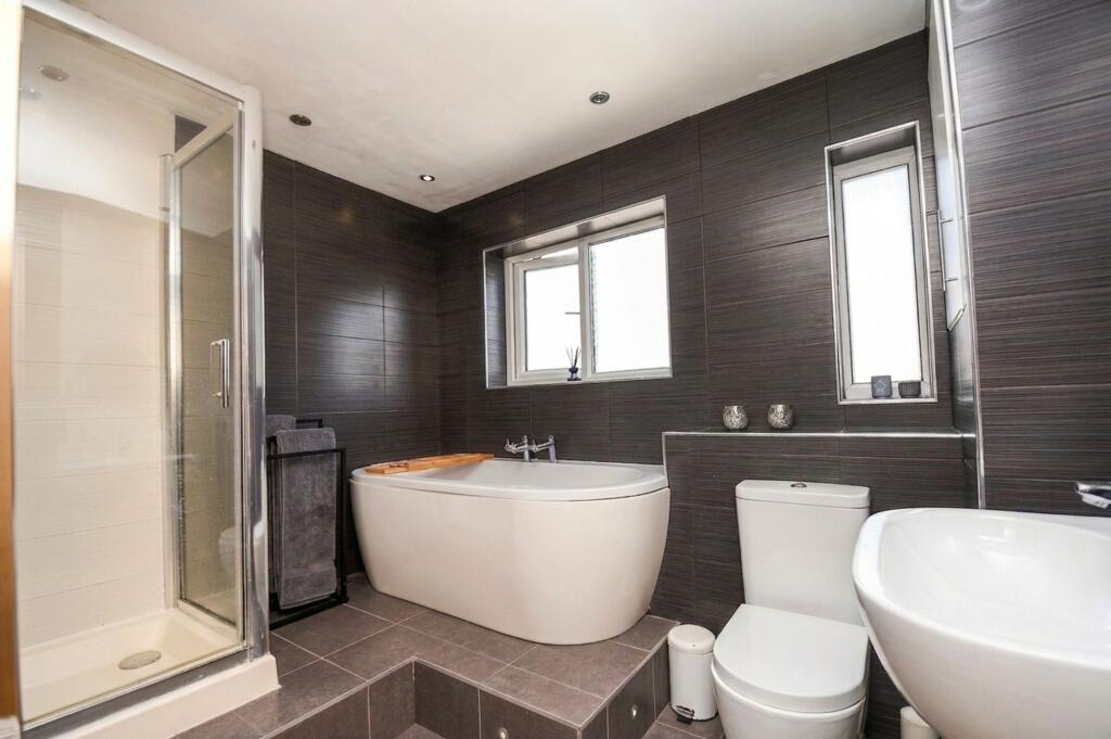 House in Salford, Greater Manchester - View 5