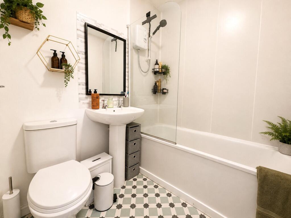 Apartment in Plymouth - More