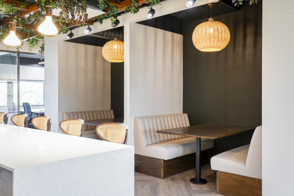 1st Floor Kitchen &amp; Seating