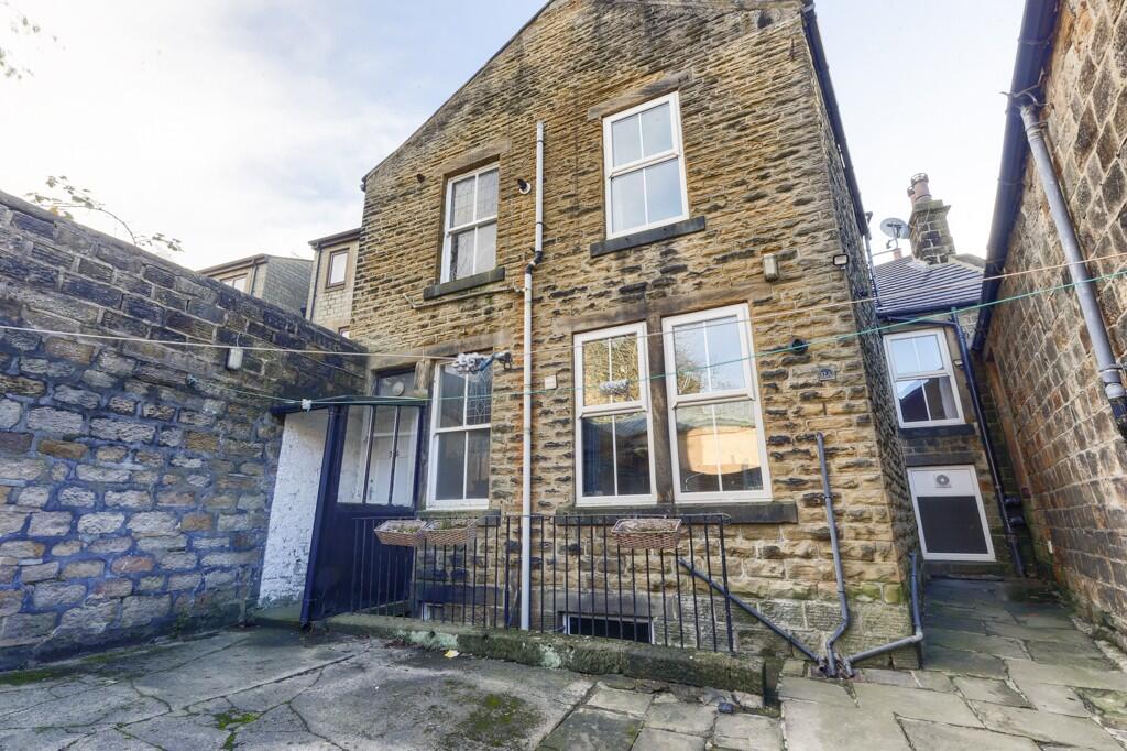 Main image of property: Town Street,Yeadon,Leeds,LS19 - APARTMENT over THREE floors ~