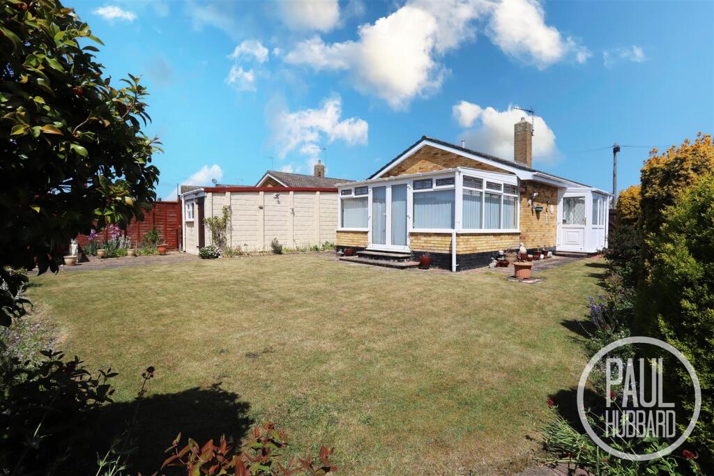 2-bed bungalow on Thurne Road, Oulton Broad, NR33, £225,000