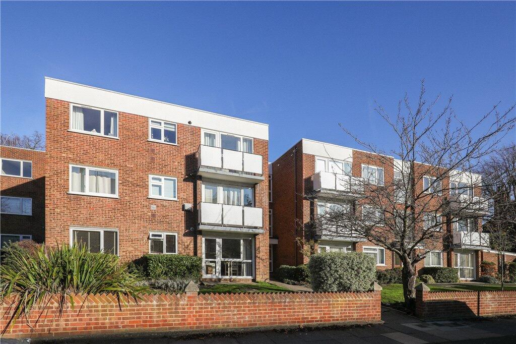 Apartment in London, Cottenham Park, Raynes Park - View 4
