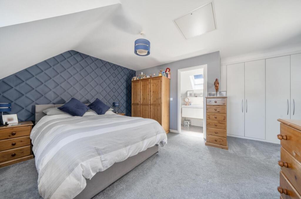 Farnborough Drive, Daventry, NN11 - View 6