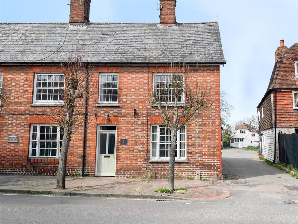 Main image of property: High Street, Burwash, TN19 7EP