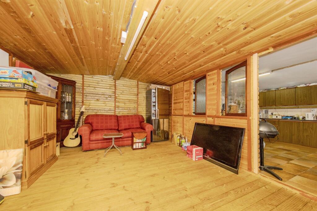 House in Ipswich, Westbourne - More
