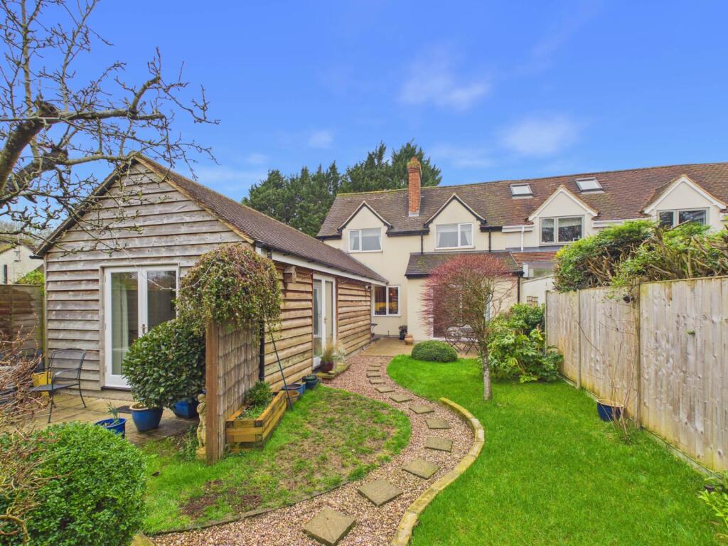 Main image of property: Station Road, Haddenham
