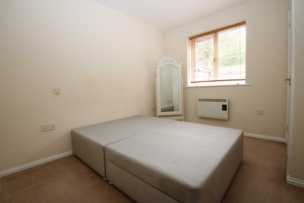 Apartment in Hemel Hempstead - View 5