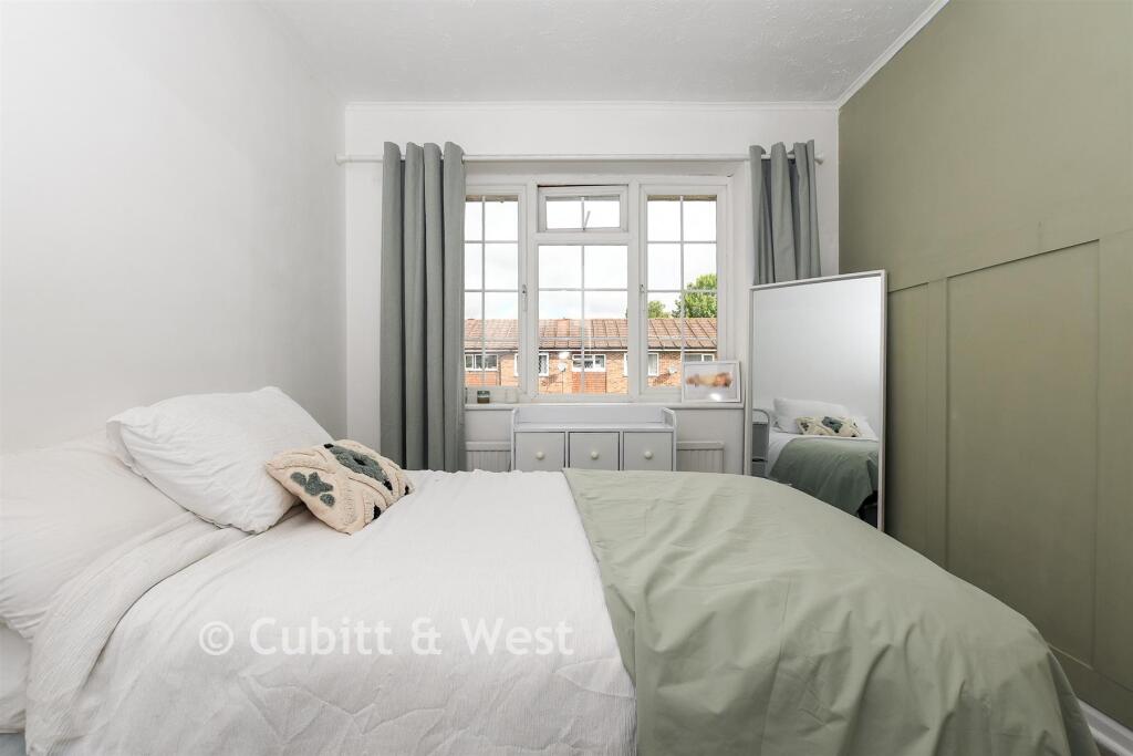 Apartment in Redhill - View 5