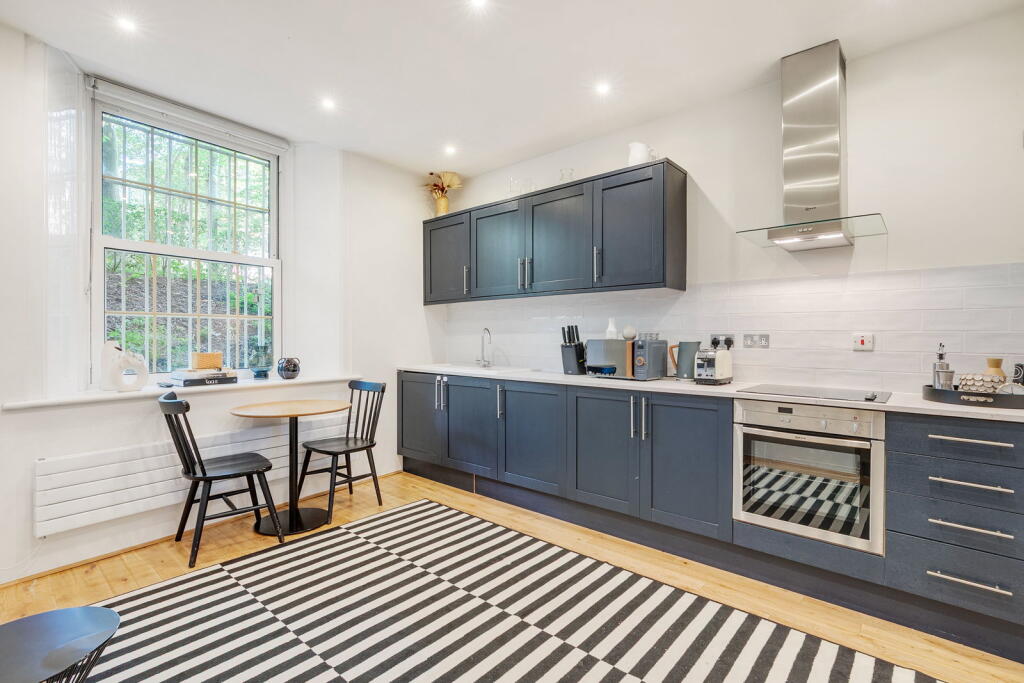 Main image of property: Hyde Park Place, London, W2 2LH