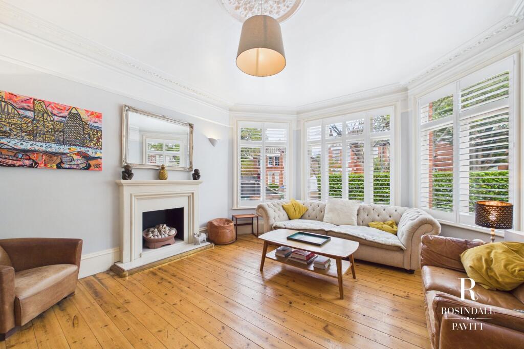 House in Sutton - View 3