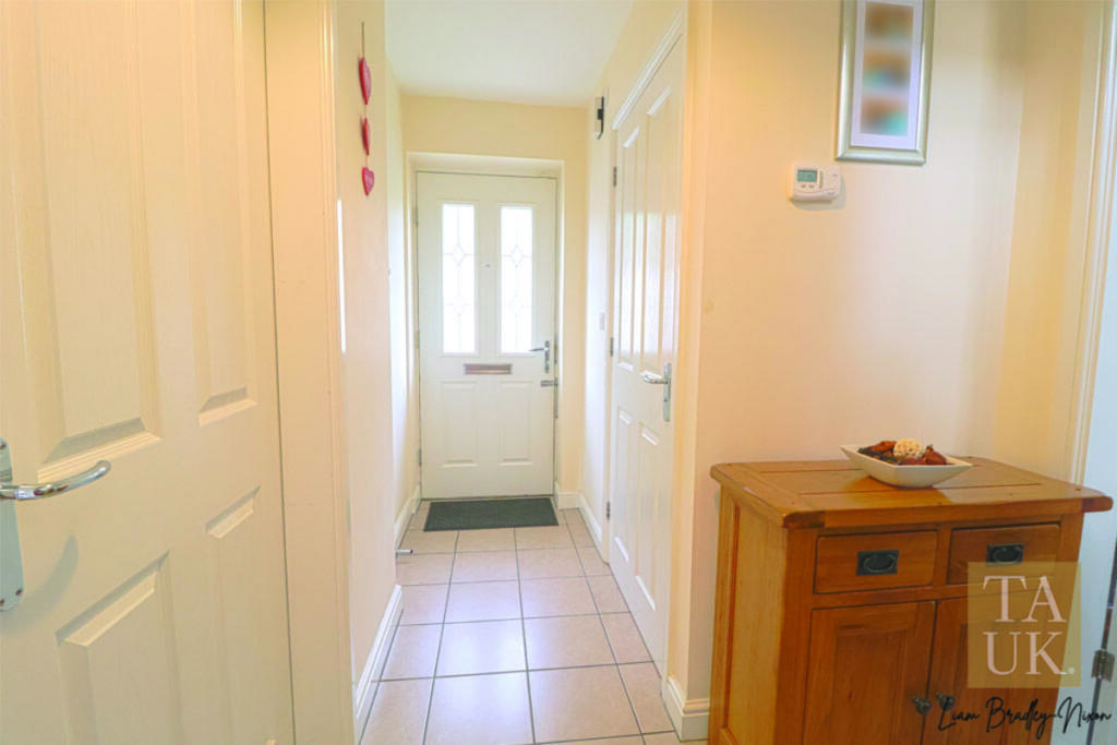 Duchess Drive, Manchester, M34 photo 3