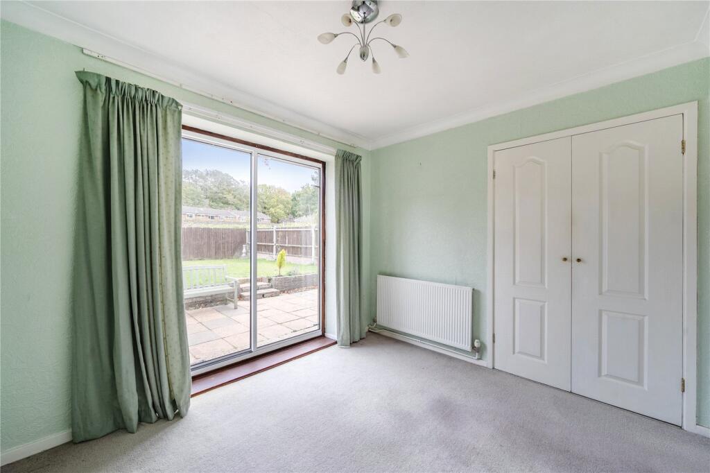 House in Surrey Heath, Mytchett - View 5