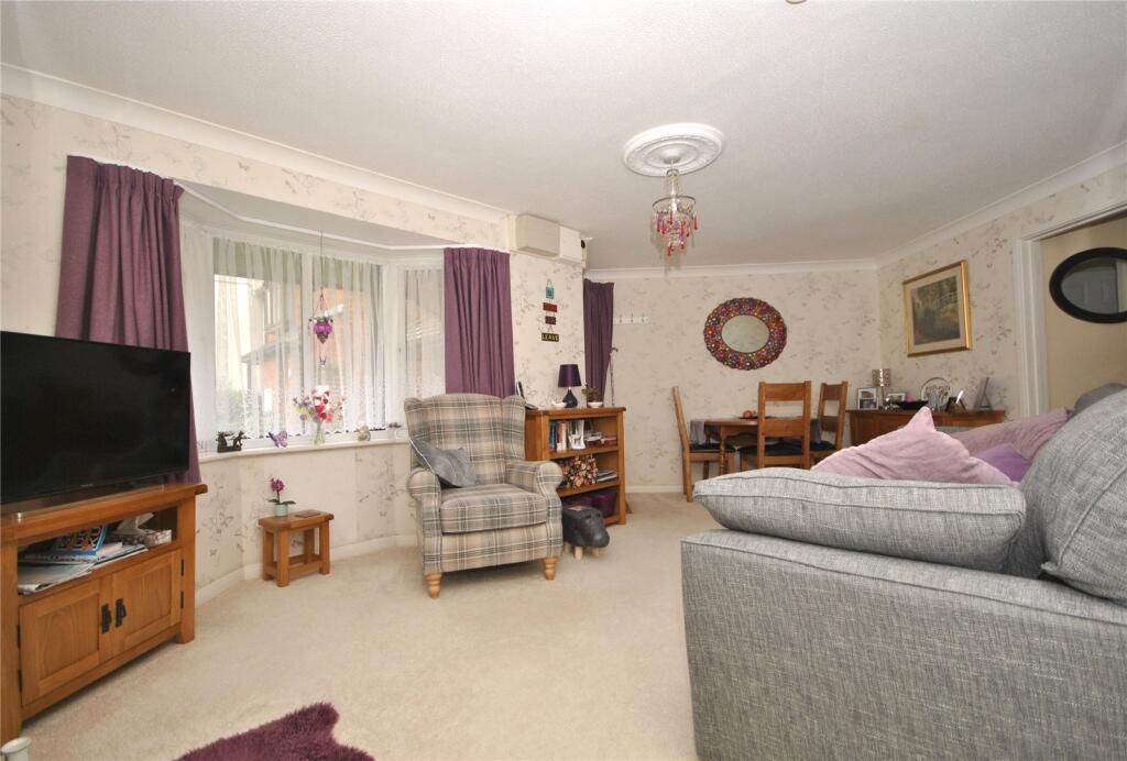 Apartment in Taunton - View 3