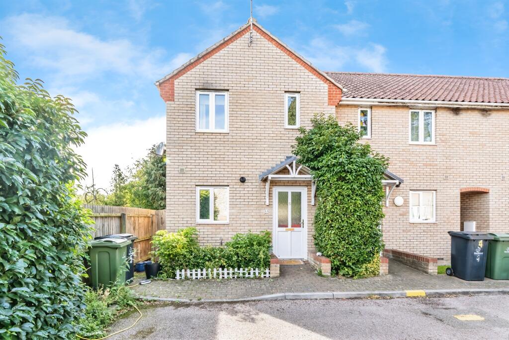 2-bed terraced on Roger Bigod Mews, Thetford, £200,000