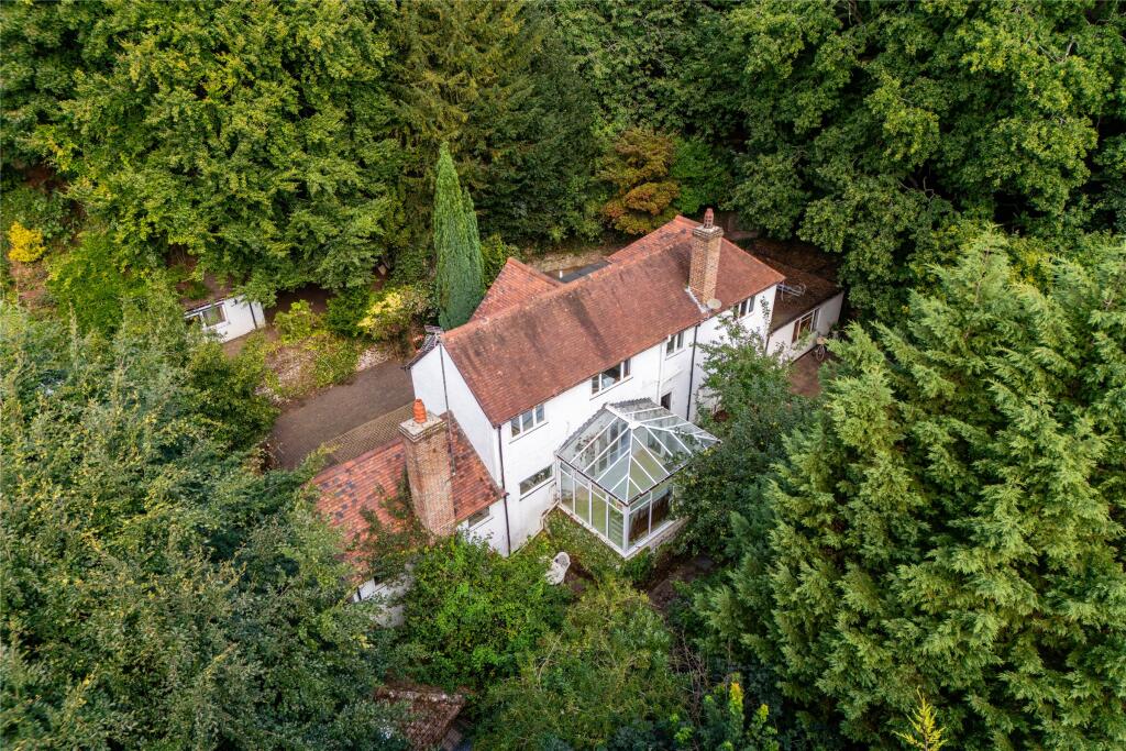 3-bed detached on Mill Street, Redhill, Surrey, RH1, £699,995