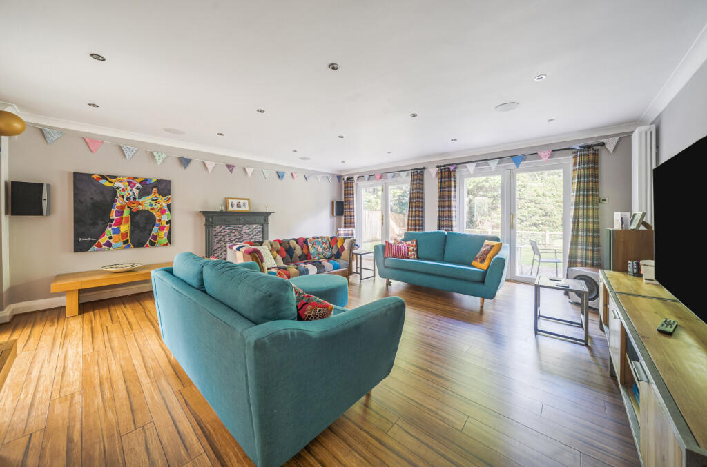 Hutwood Road, Chilworth, Southampton, Hampshire, SO16 photo 2