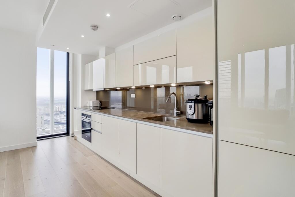 Apartment in London - View 3